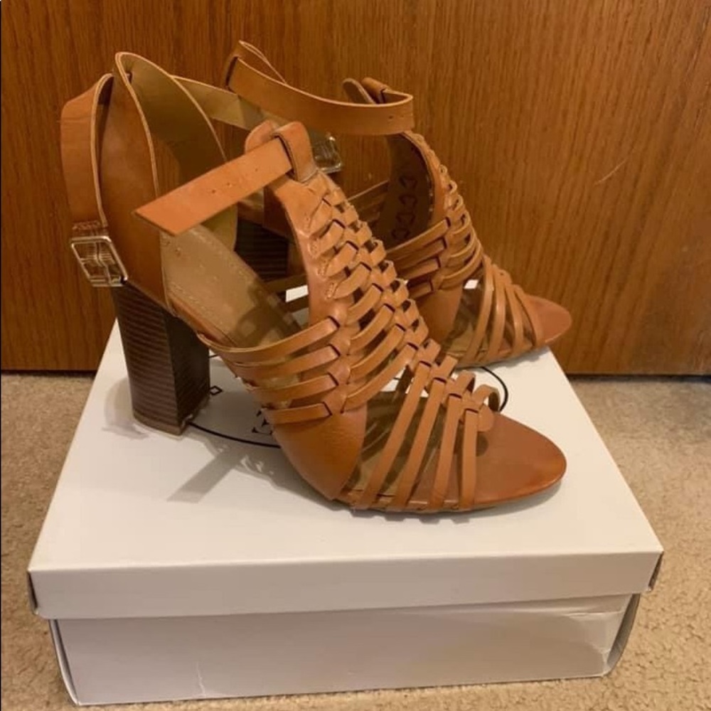 Cute summer tan heel